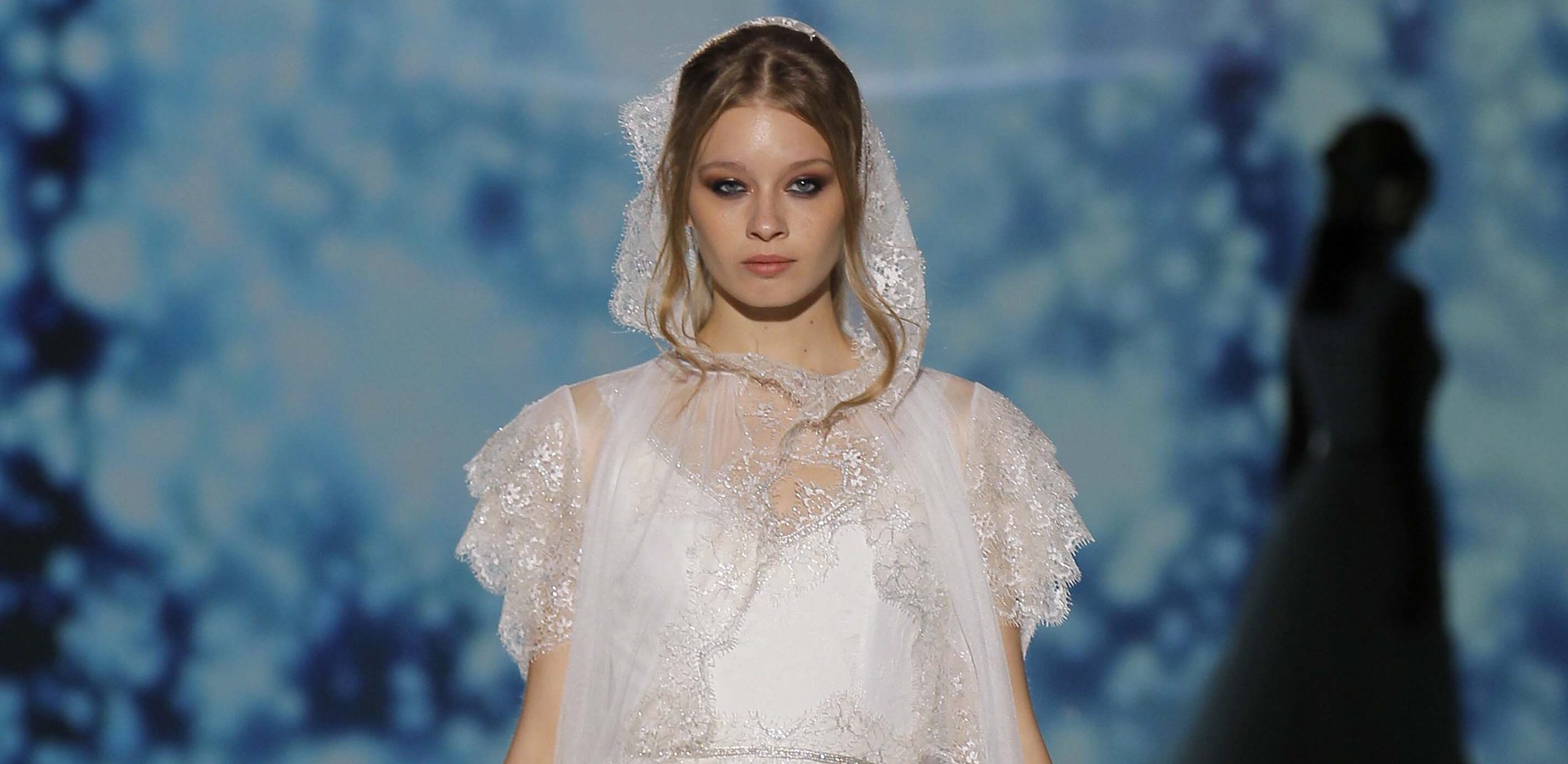 chique capes, bruidsmode