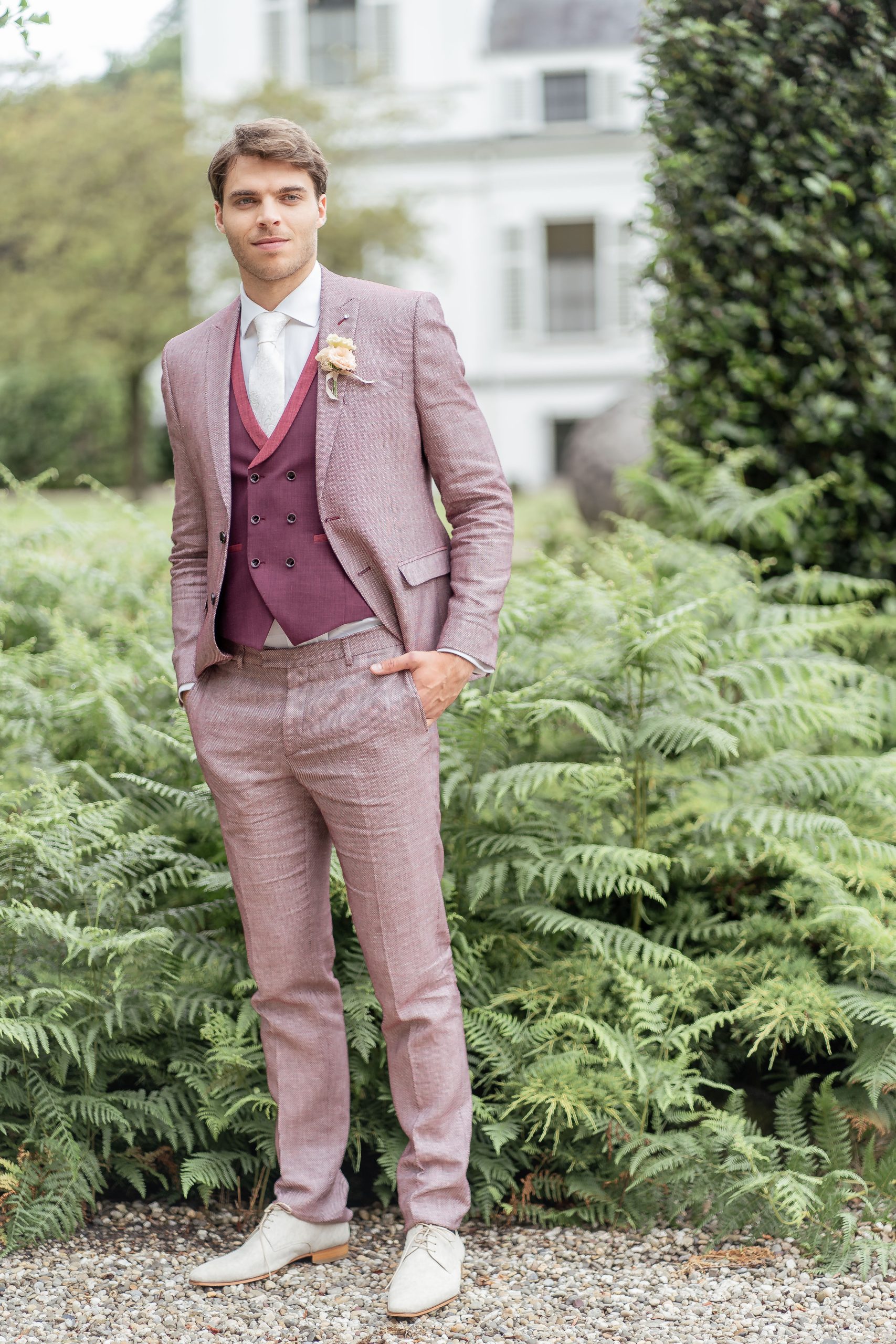 Paarse boho-trouwpak