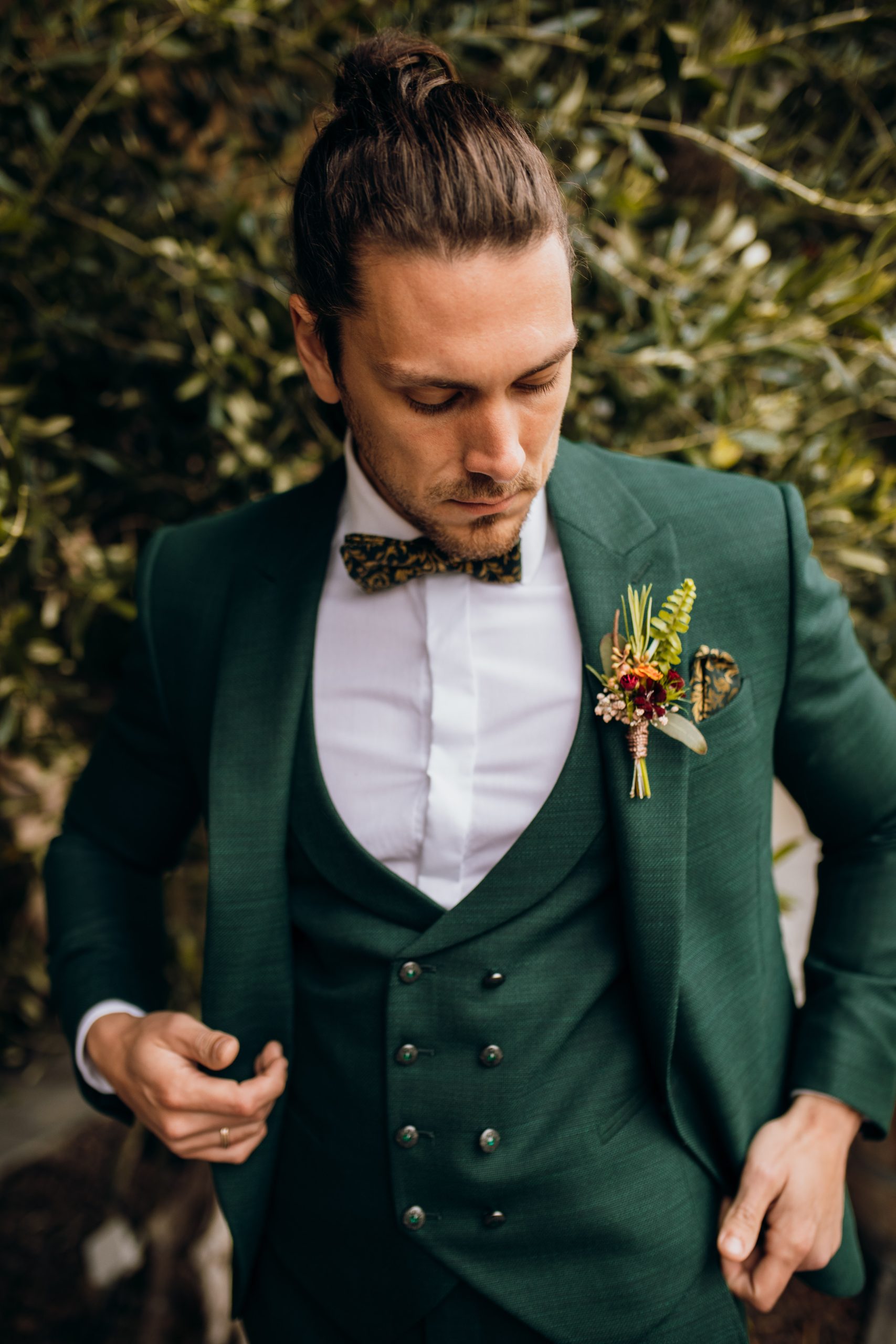 Olijfgroen boho-trouwpak