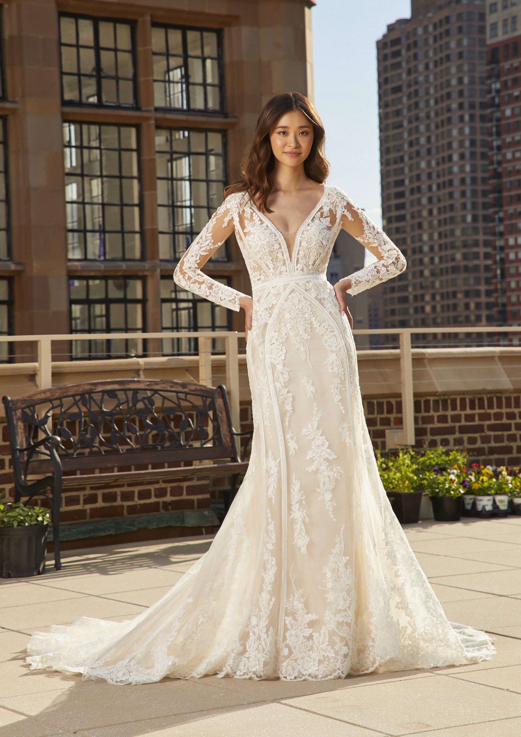 Ashley Graham, Pronovias, Andrews