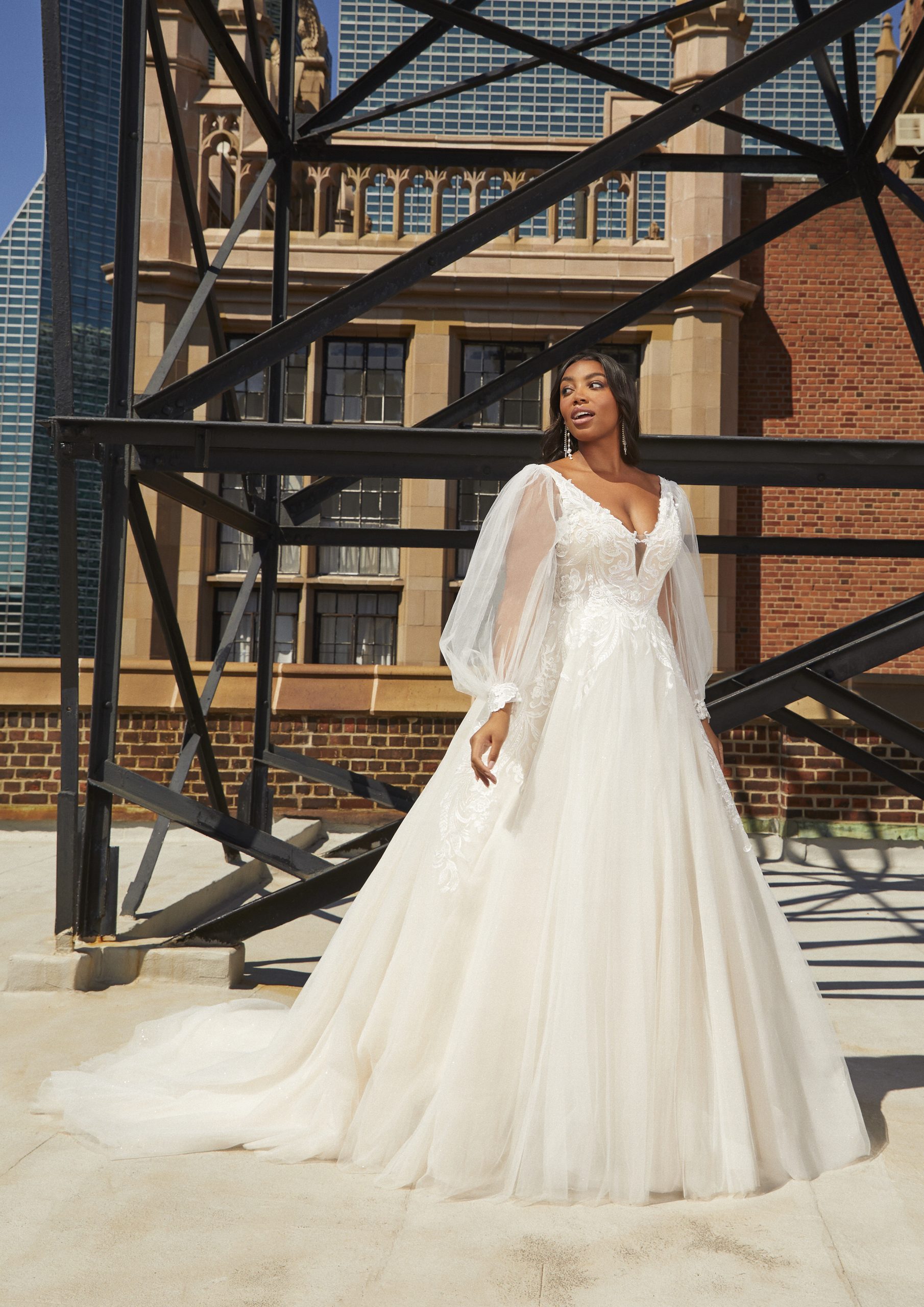 Ashley Graham, Pronovias, Skye