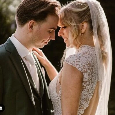 Trouwfoto, man en vrouw. Dylan Haegens en vrouw Marit