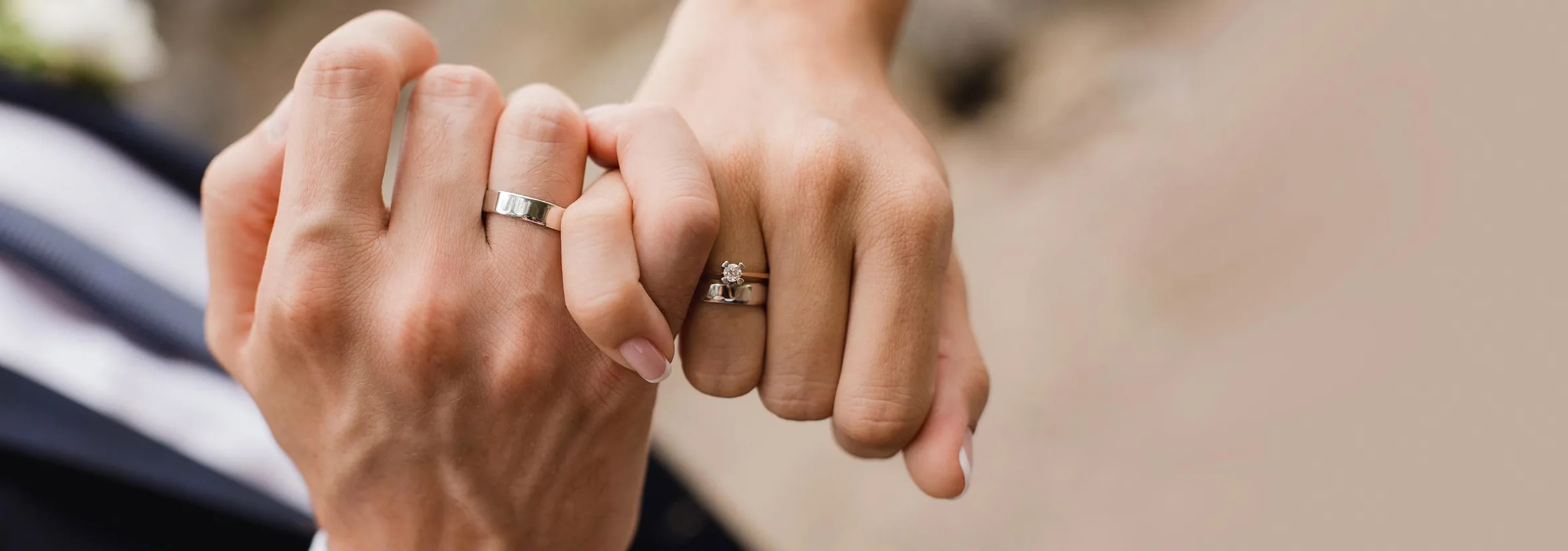 Jullie liefdesverhaal begint bij Juwelier van Leeuwen: Vind de perfecte trouwringen