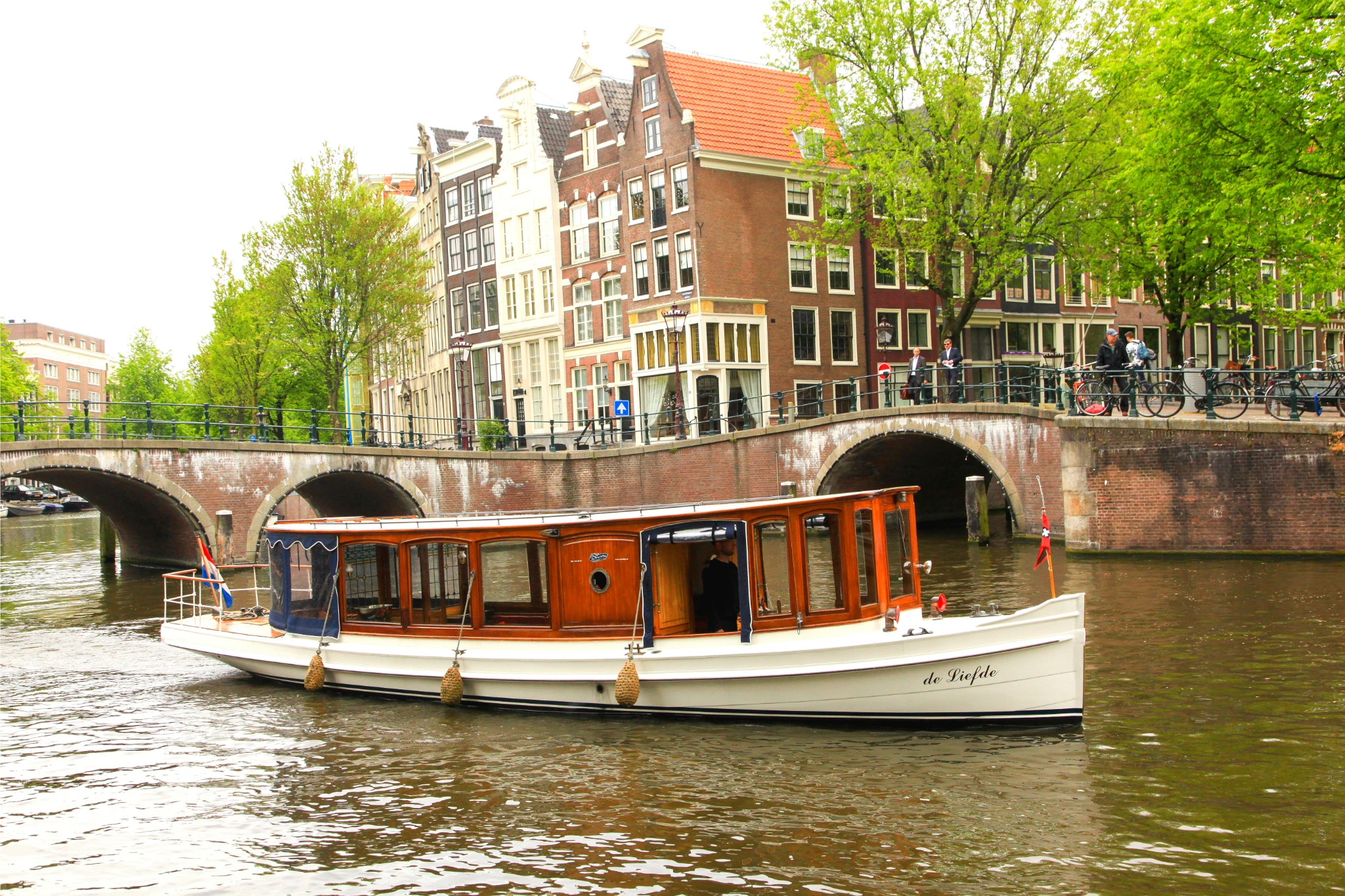 Win twee uur varen met Salonboot De Liefde t.w.v. €900 Win twee uur varen met Salonboot De Liefde t.w.v. €900