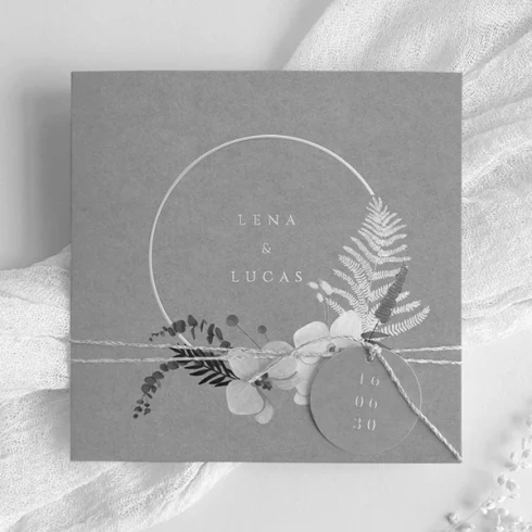 Een uitnodigingskaart van Lena en Lucas van Cotton Bird