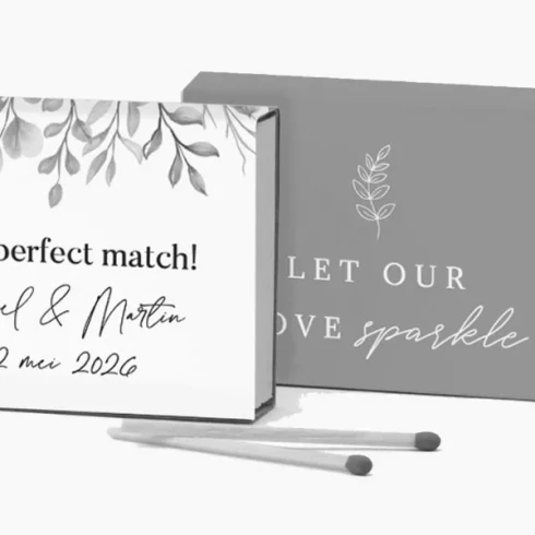 Een gepersonaliseerde luciferdoosje als bedankje voor huwelijksgasten met de tekst 'The perfect match'