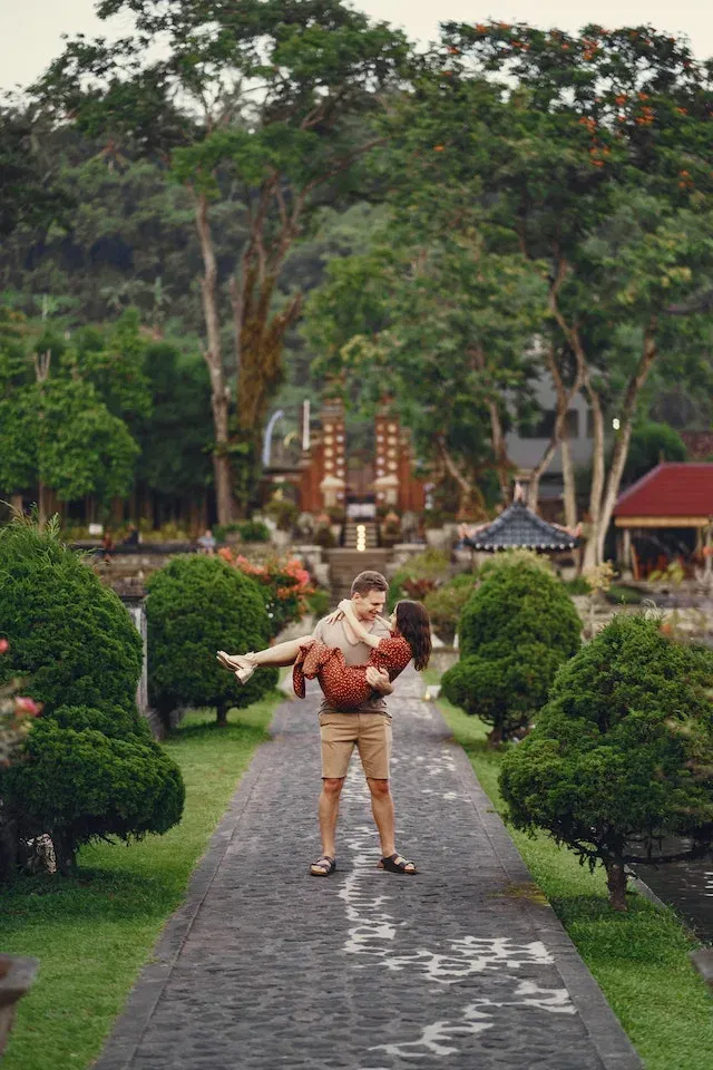 Bruidspaar op huwelijksreis in Bali.