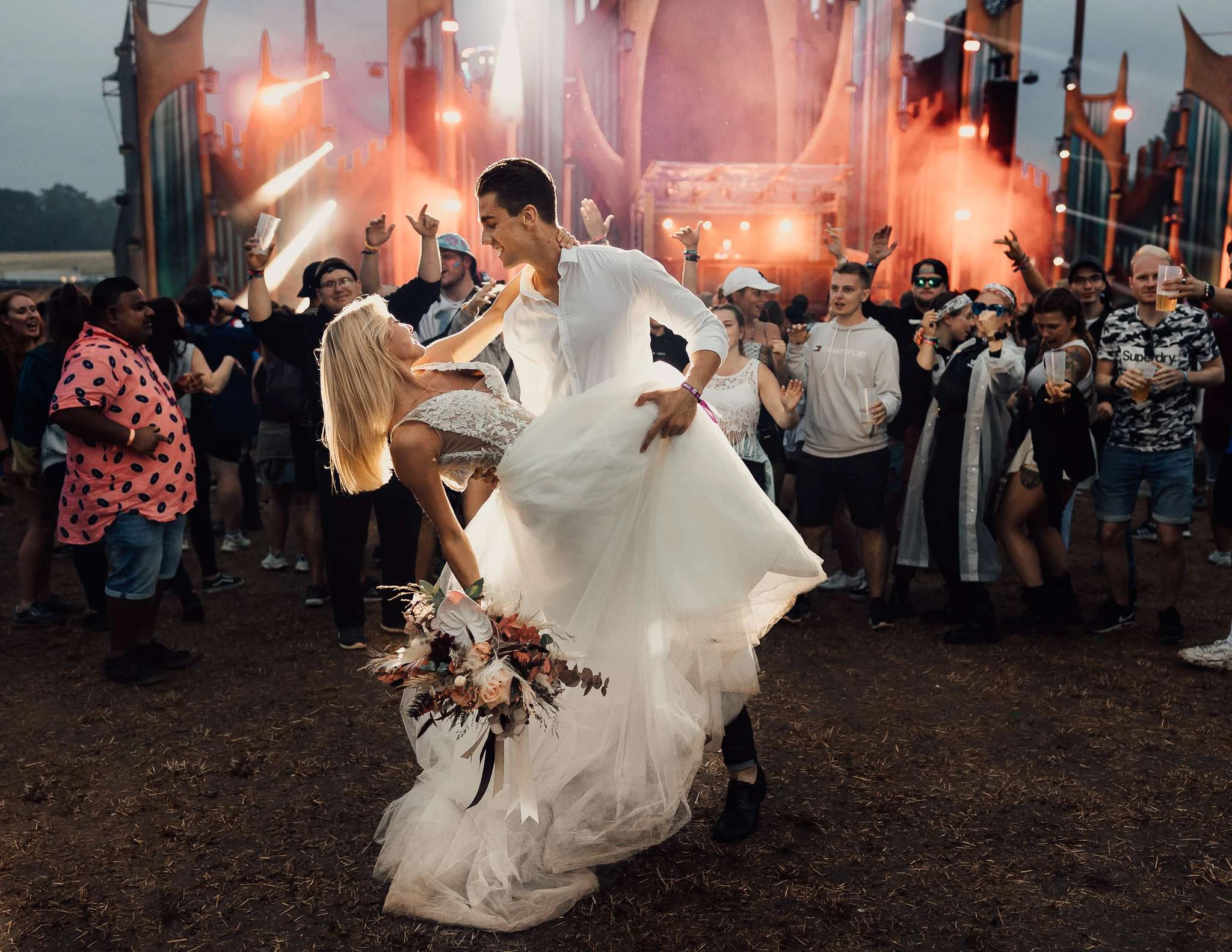 Festivalbruiloft: Hét thema voor jullie summer wedding Festivalbruiloft: Hét thema voor jullie summer wedding