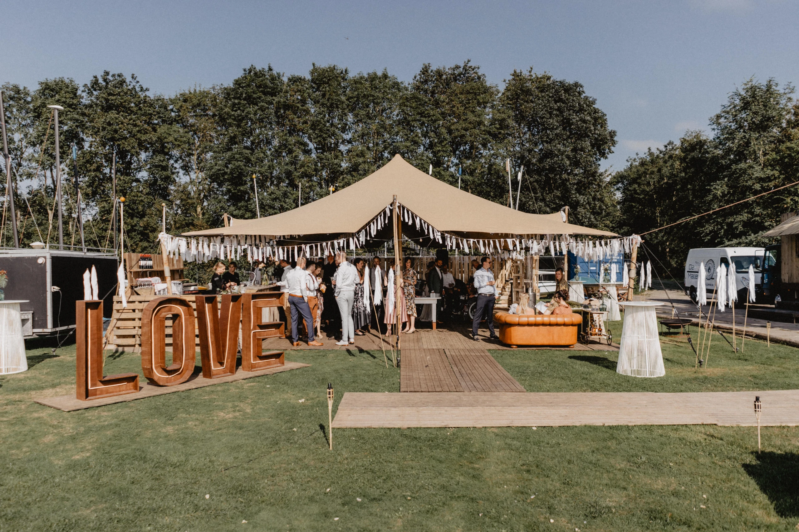 Vind je perfecte festival trouwjurk Vind je perfecte festival trouwjurk