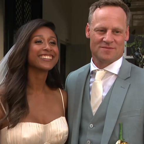 Airen Mylene en Taeke Taekema op hun bruiloft.