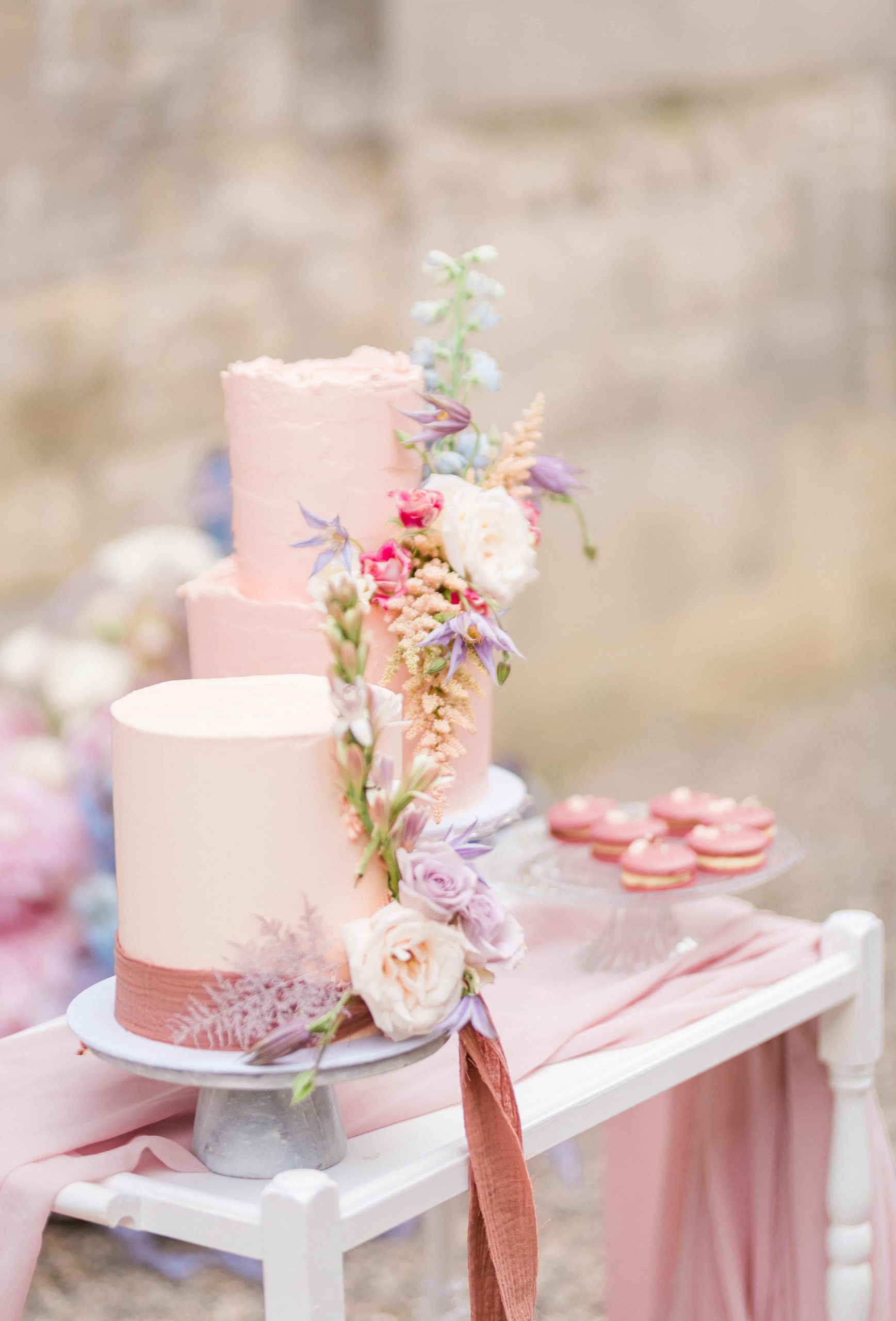 Roze pastel bruidstaart