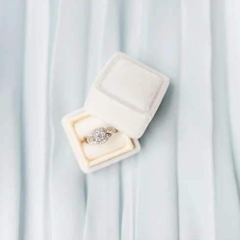 Doosje met diamanten ring