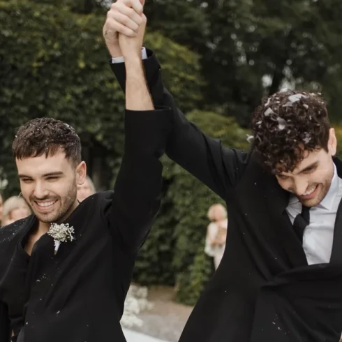 Duncan Laurence en Jordan Garfield getrouwd in Zweden.