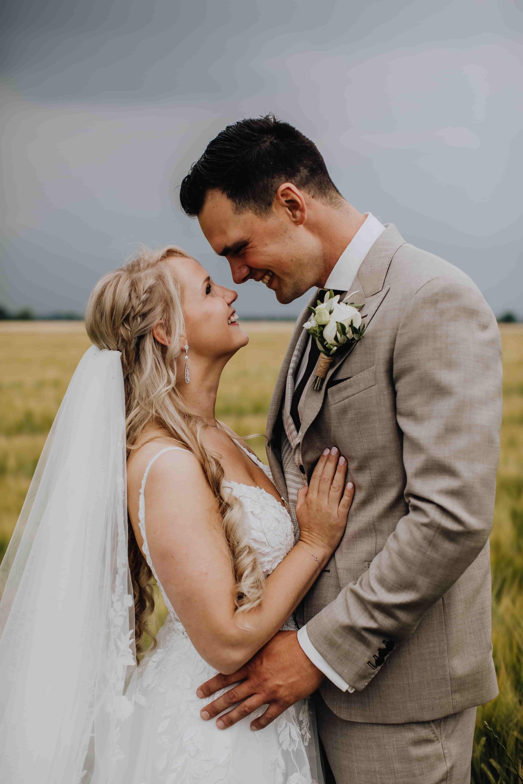 Een net getrouwd bruidspaar