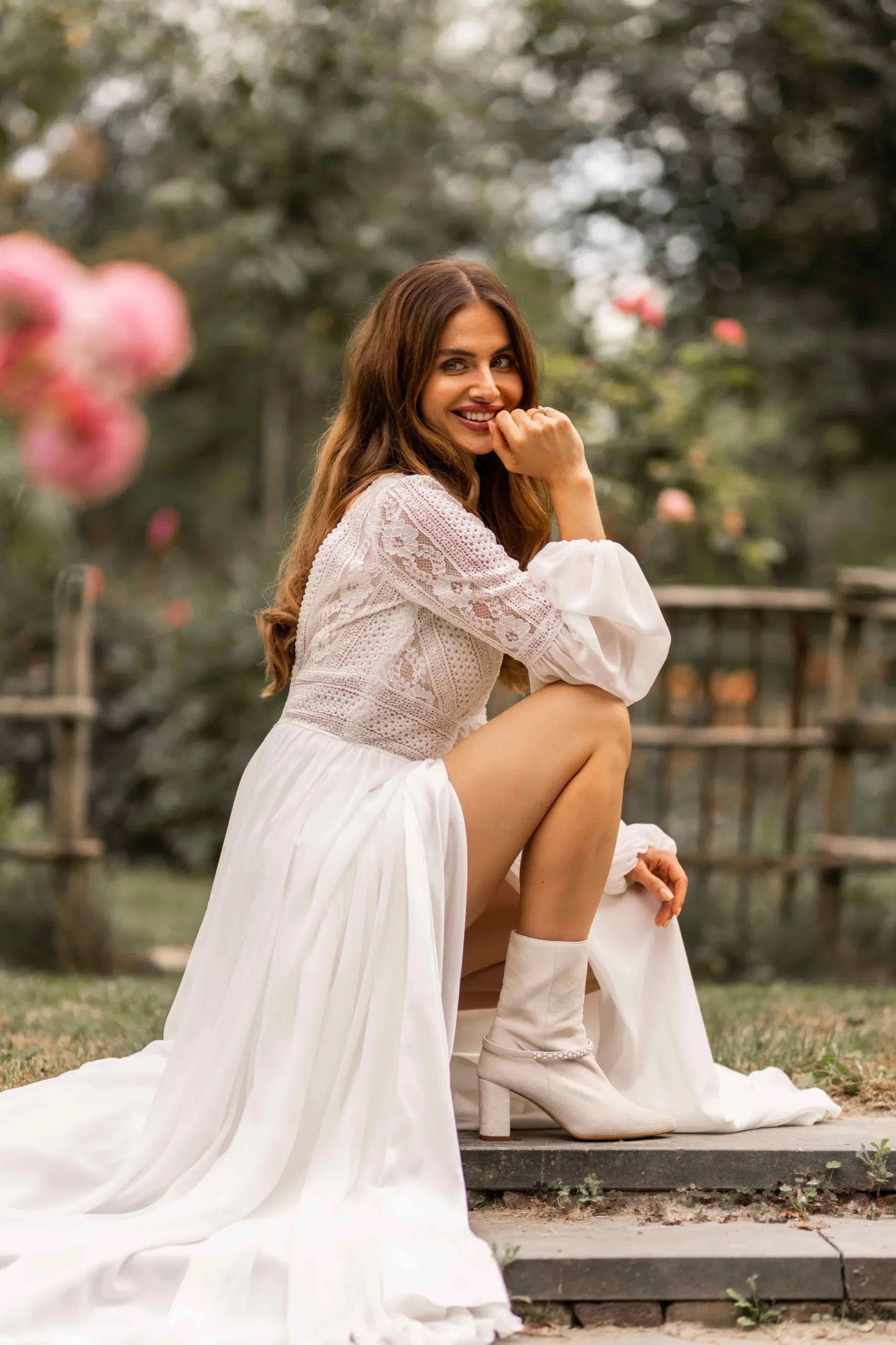 Bruid met witte laarzen