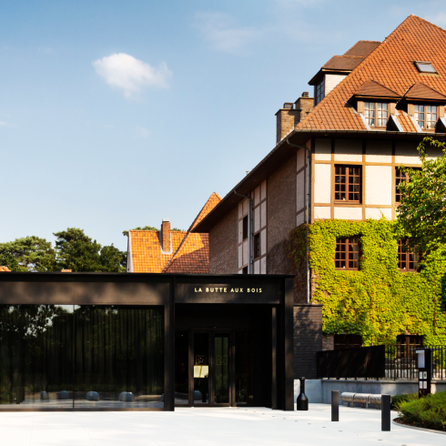 Foto van de buitekenkant van Hotel La Butte aux Bois.