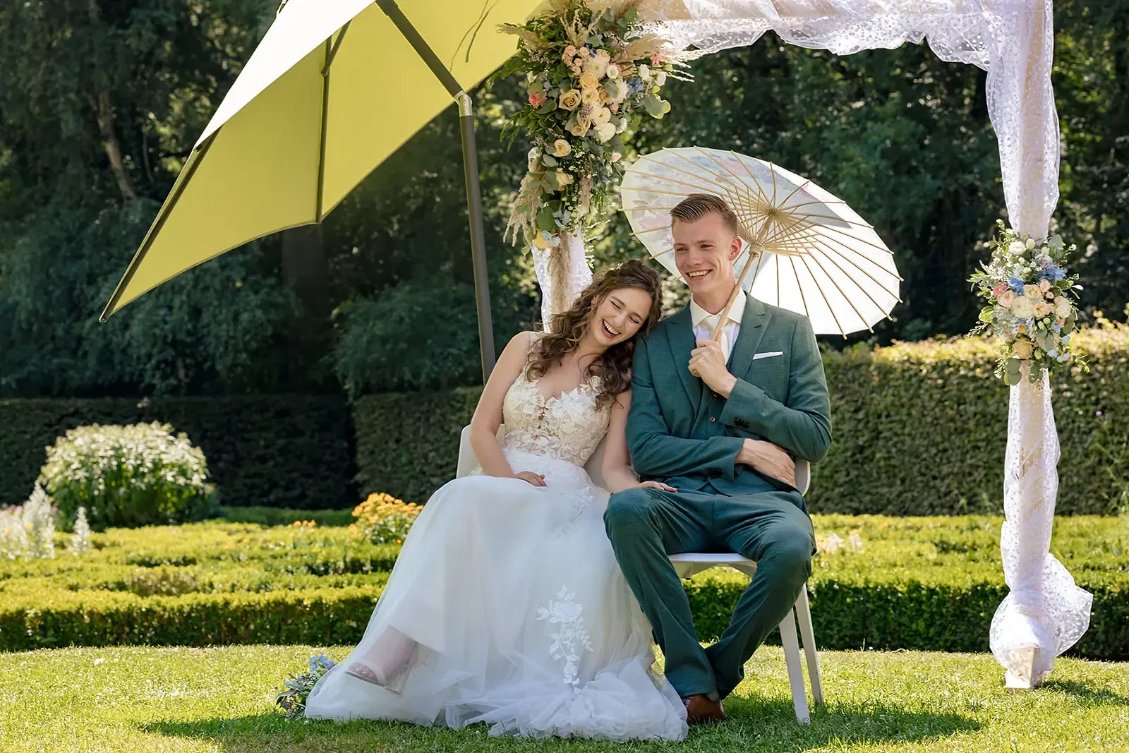 Romantiek in Rotterdam: Een bruiloft vol verrassingen van Naomi en Tim Romantiek in Rotterdam: Een bruiloft vol verrassingen van Naomi en Tim
