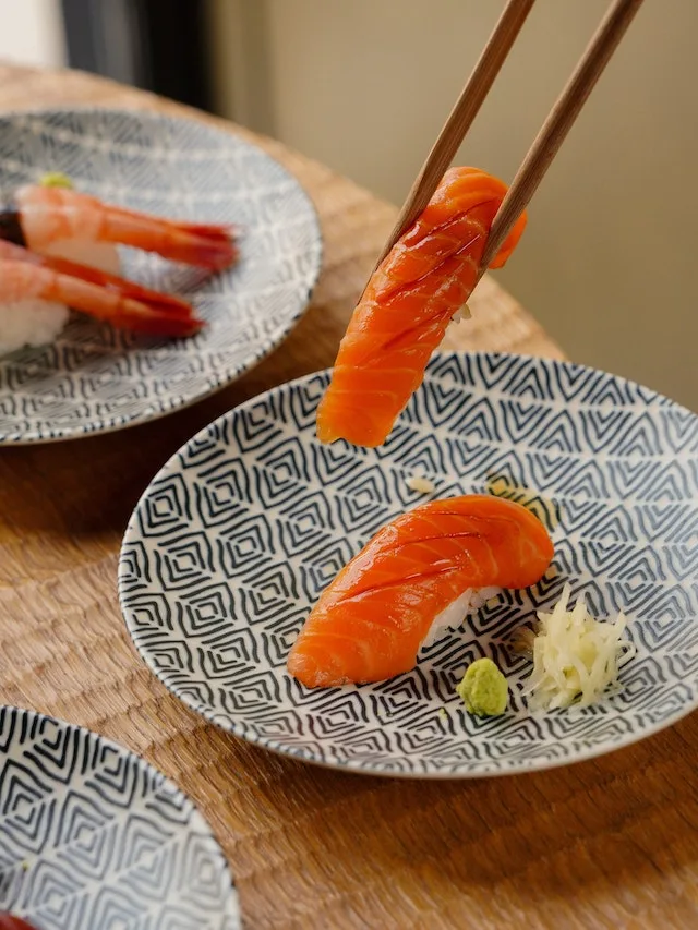 Japanse sushi met zalm.