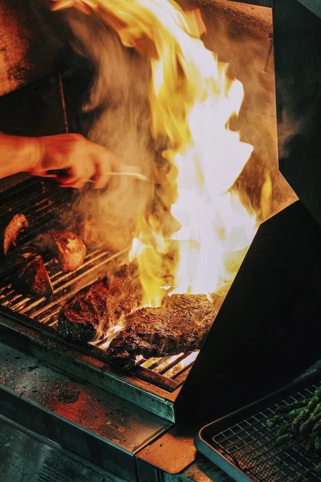 Steak op de barbeque.