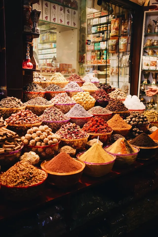 Specerijen in een markt in Dubai