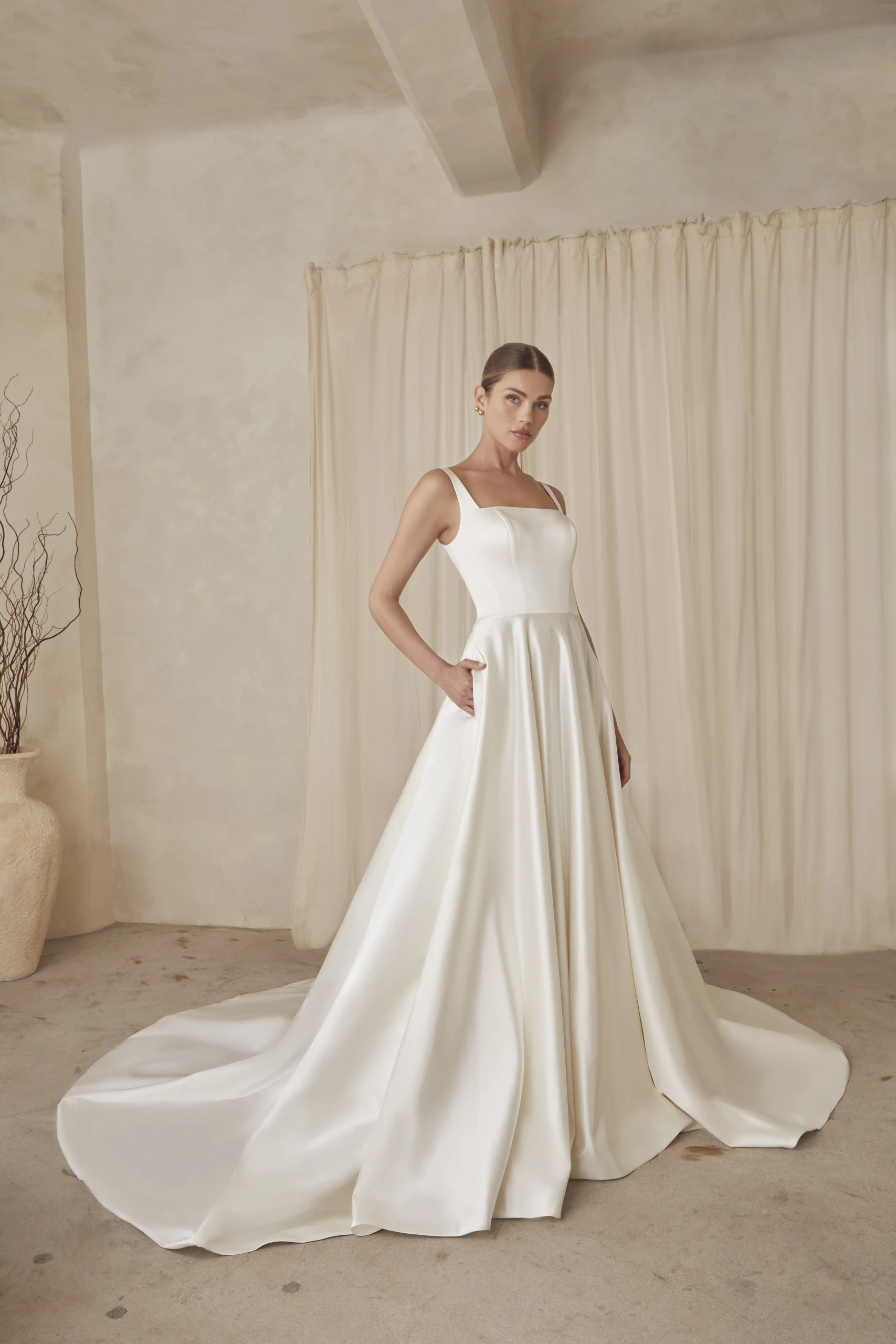 Trouwjurk Atlas van Le Blanc by Casablanca Bridal