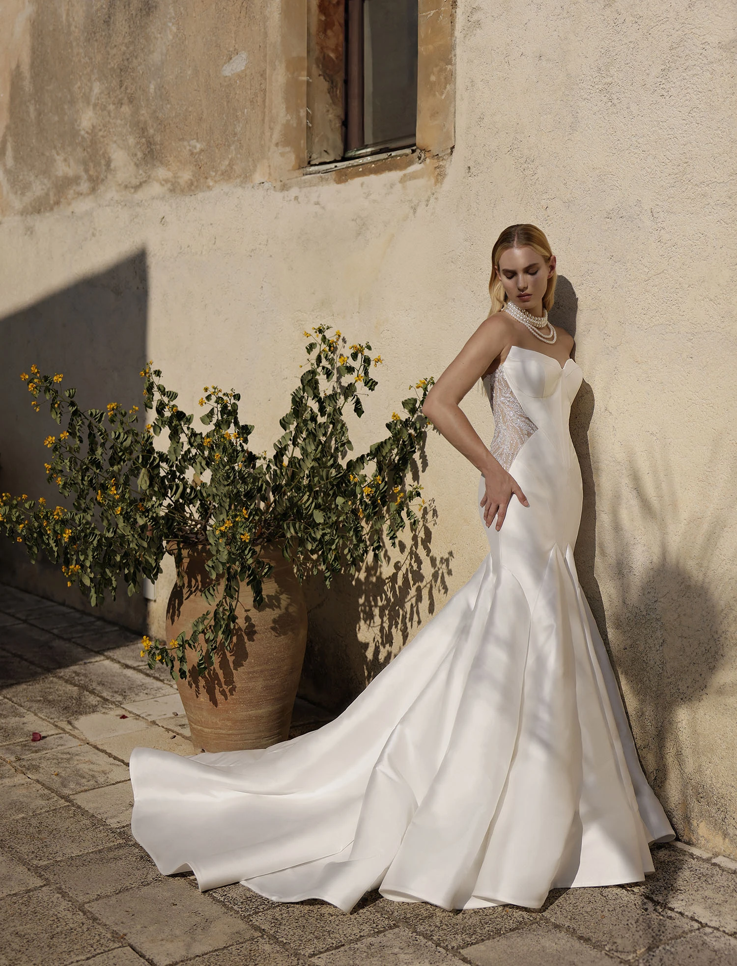 Bruid in trouwjurk 'Fosca' van Modeca