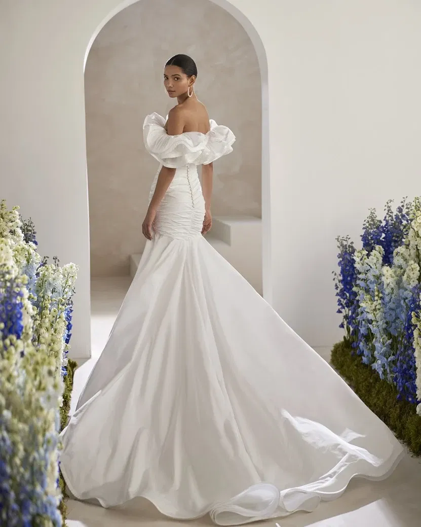 Fit-and-flare trouwjurk van Rosa Clará