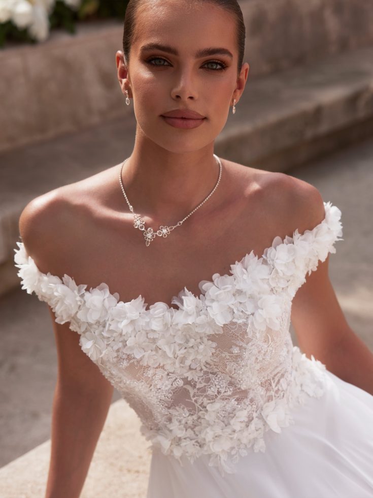 portret van een bruid in een bruidsjurk