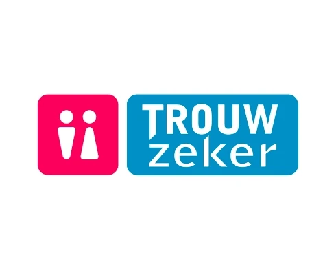 Logo van Trouwzeker met twee iconische figuren en de naam ‘Trouwzeker’ in wit op een roze en blauwe achtergrond.