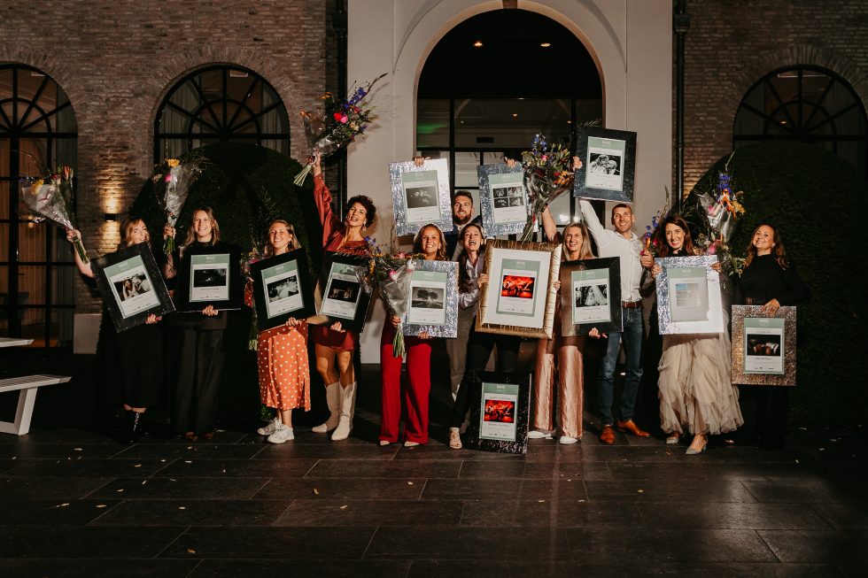 Mooiste trouwfoto’s van Nederland en België met awardwinnaars en bekroonde bruidsfotografie.